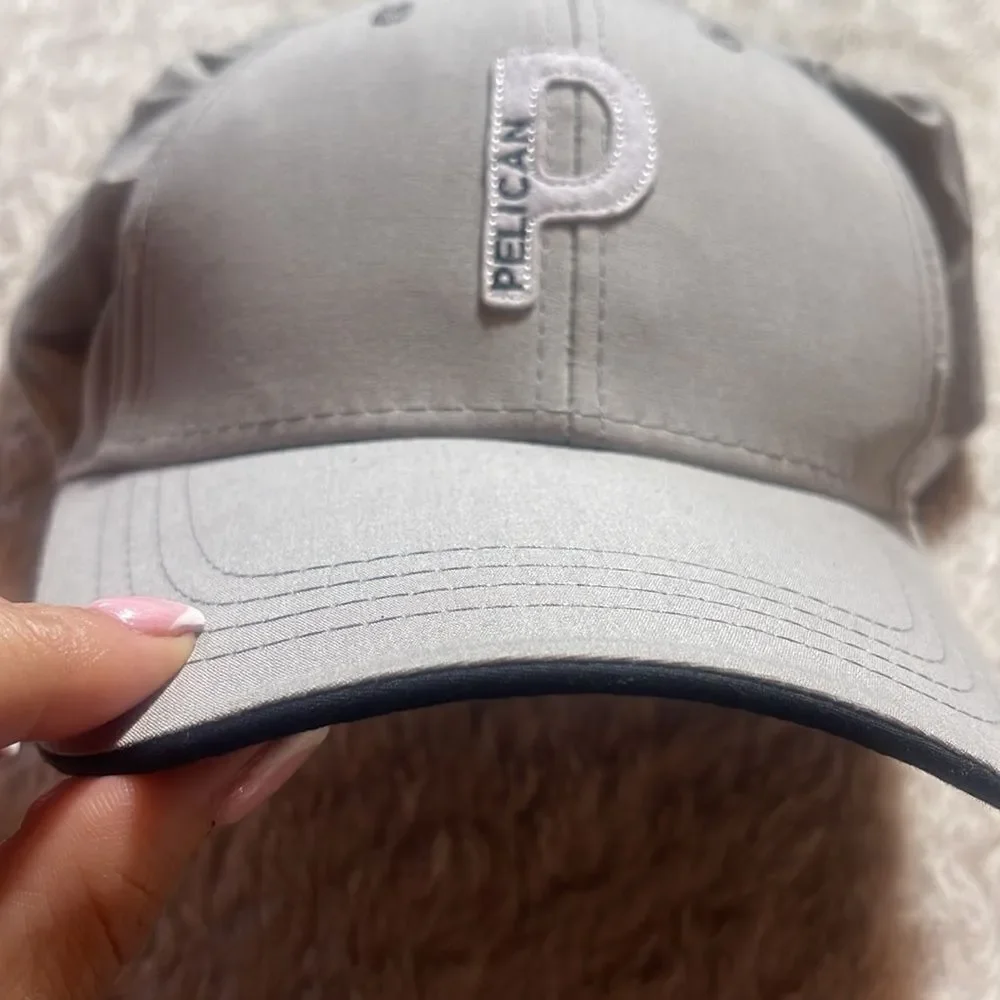 Pelican P hat